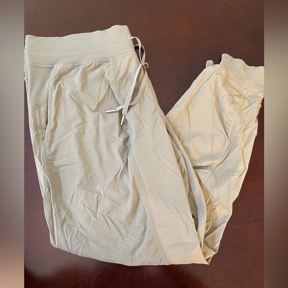 Lululemon studio jogger
